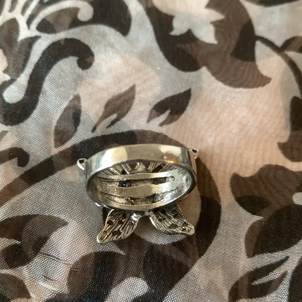 Butterfly 🦋 Ring - Picture 3 of 3